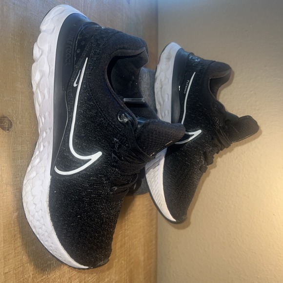 New Women's Nike React Infinity Run FK 3 in Black/White Size US 7 NWT DD3024001 - Picture 6 of 14